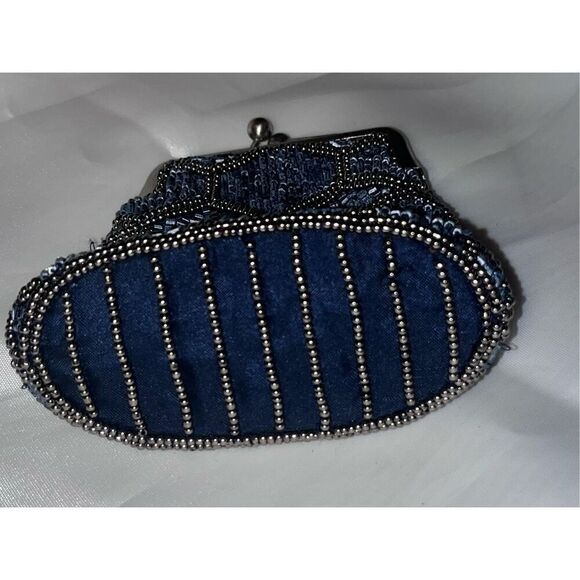 Elegant Blue Beaded Clutch - Picture 8 of 14